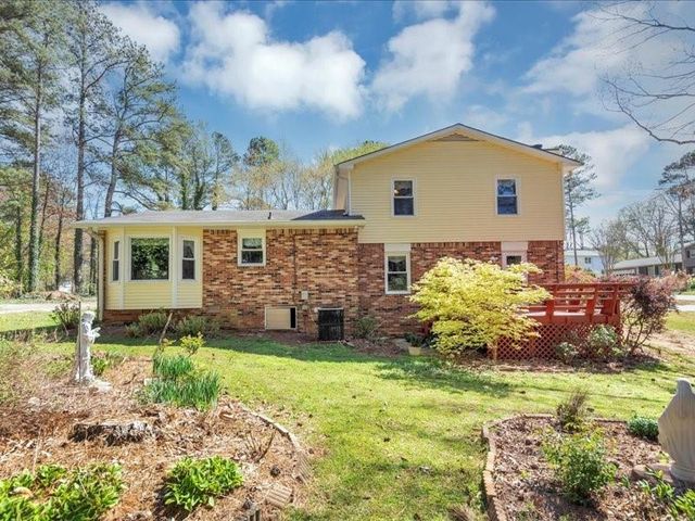 5221 La Paloma SW Drive, Lilburn, GA 30047