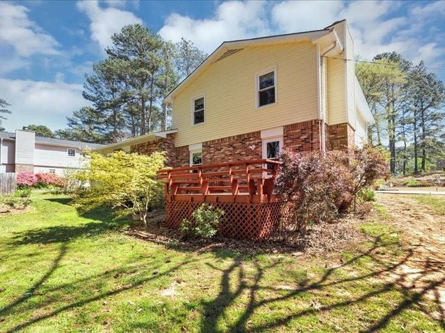 5221 La Paloma SW Drive, Lilburn, GA 30047