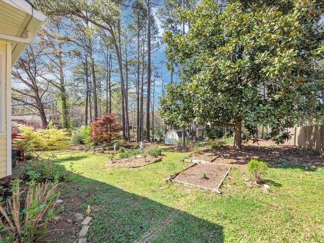 5221 La Paloma SW Drive, Lilburn, GA 30047