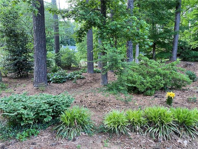 5221 La Paloma SW Drive, Lilburn, GA 30047