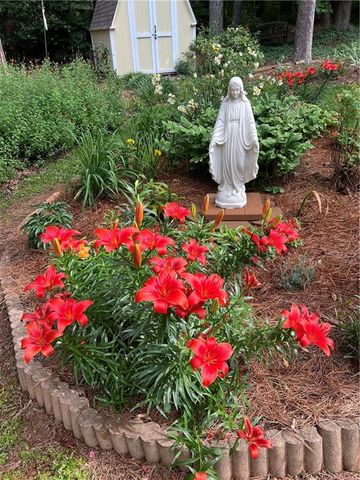 5221 La Paloma SW Drive, Lilburn, GA 30047