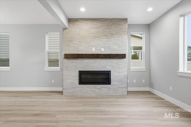 6153 N Senita Hills Ave, Meridian, ID 83646