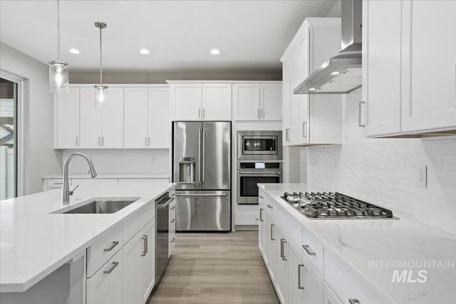 6153 N Senita Hills Ave, Meridian, ID 83646