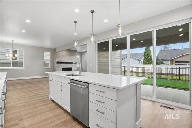 6153 N Senita Hills Ave, Meridian, ID 83646