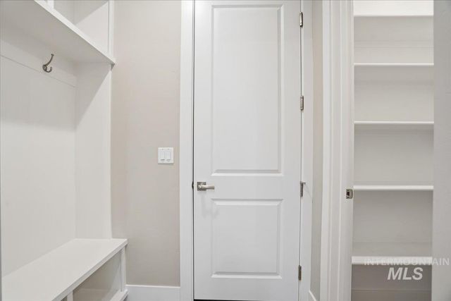 6153 N Senita Hills Ave, Meridian, ID 83646