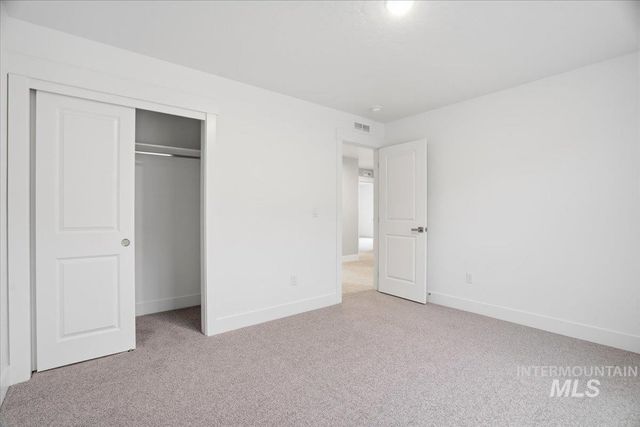 6153 N Senita Hills Ave, Meridian, ID 83646