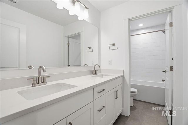 6153 N Senita Hills Ave, Meridian, ID 83646