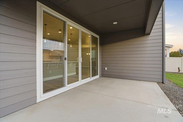 6153 N Senita Hills Ave, Meridian, ID 83646