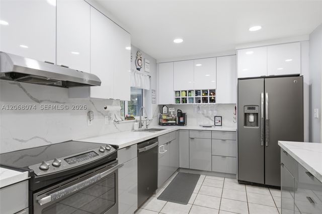 341 SW 54th Ave, Plantation, FL 33317