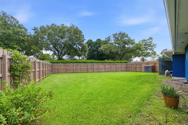 341 SW 54th Ave, Plantation, FL 33317