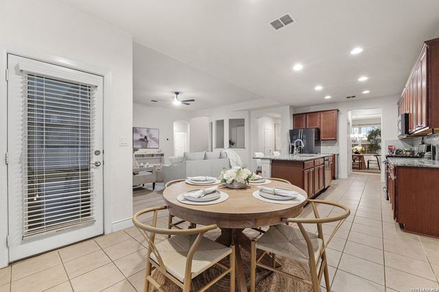 2727 Running Fawn, San Antonio, TX 78261