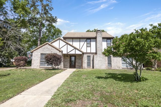 7811 17th Green Drive, Humble, TX 77346
