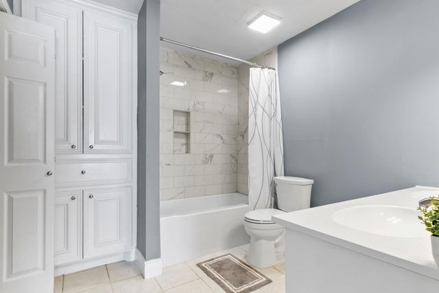 7811 17th Green Drive, Humble, TX 77346