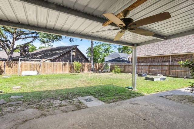 7811 17th Green Drive, Humble, TX 77346