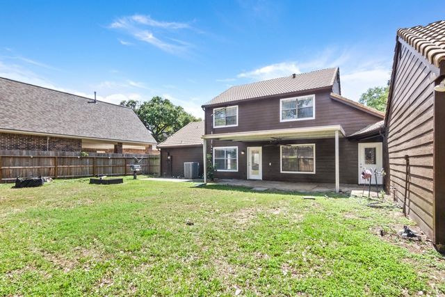 7811 17th Green Drive, Humble, TX 77346