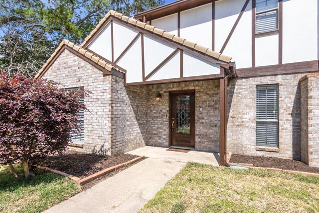 7811 17th Green Drive, Humble, TX 77346