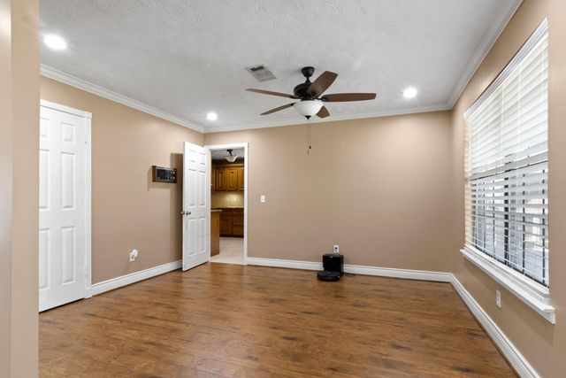 7811 17th Green Drive, Humble, TX 77346