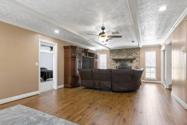 7811 17th Green Drive, Humble, TX 77346