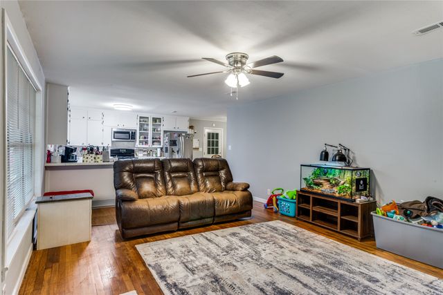 501 Lindsey Street, Bowie, TX 76230