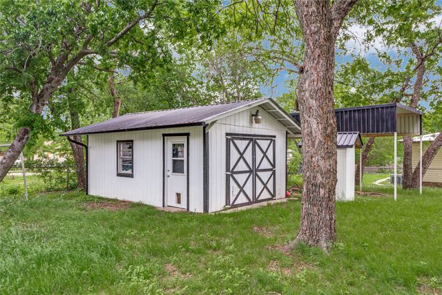 501 Lindsey Street, Bowie, TX 76230