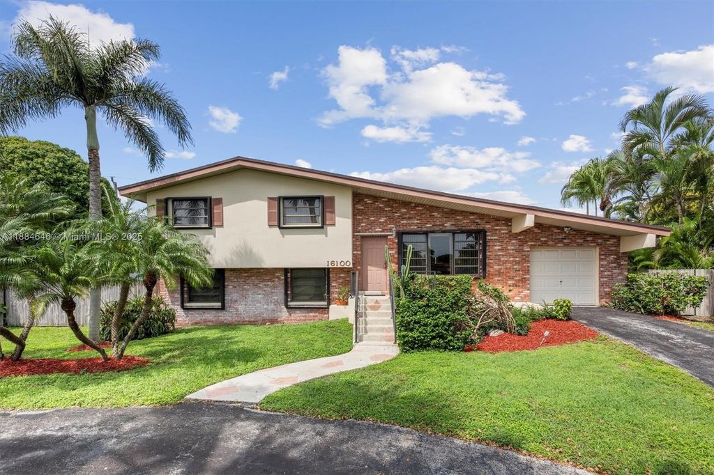 16100 SW 108th Ct, Miami, FL 33157