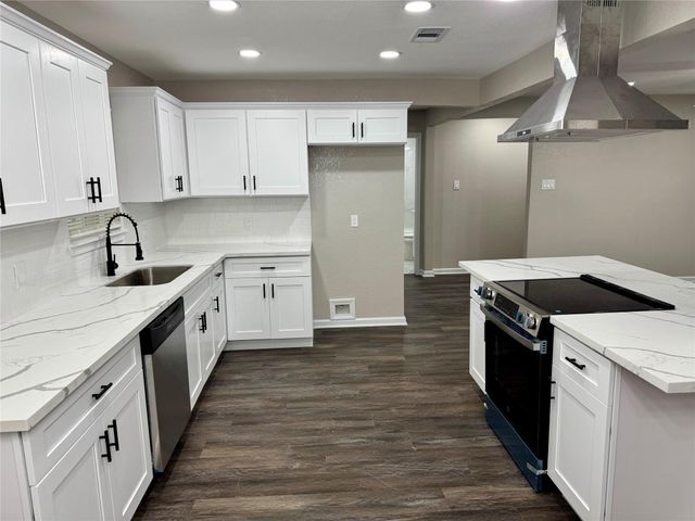 311 Ravenhead Drive, Houston, TX 77034