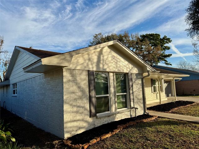 311 Ravenhead Drive, Houston, TX 77034