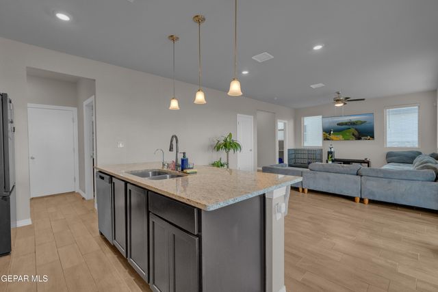 1680 SAM DOMINGUEZ, El Paso, TX 79928