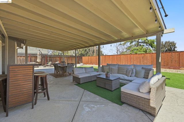 211 Brushwood Pl, Brentwood, CA 94513