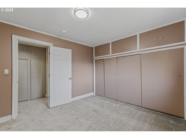 303 Nw 1ST Ave, Kelso, WA 98626