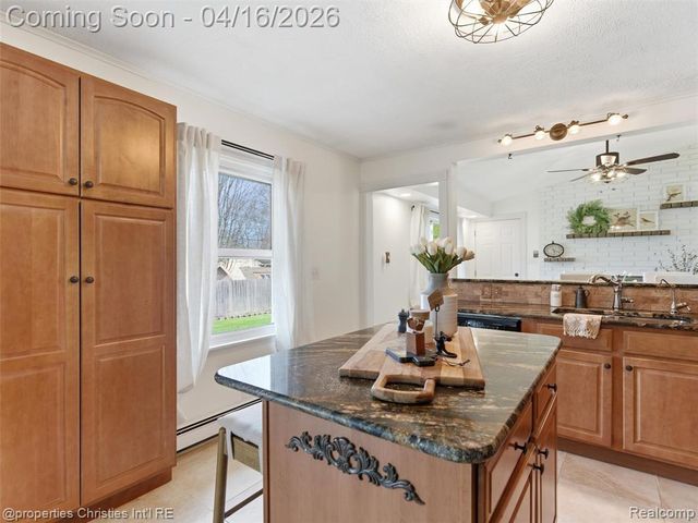 2435 Pfeifle, Howell, MI 48843