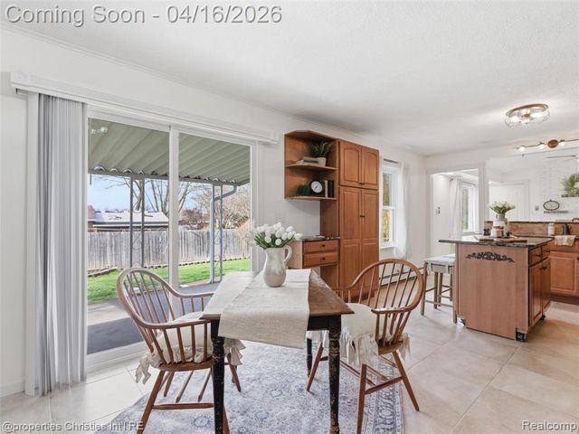 2435 Pfeifle, Howell, MI 48843