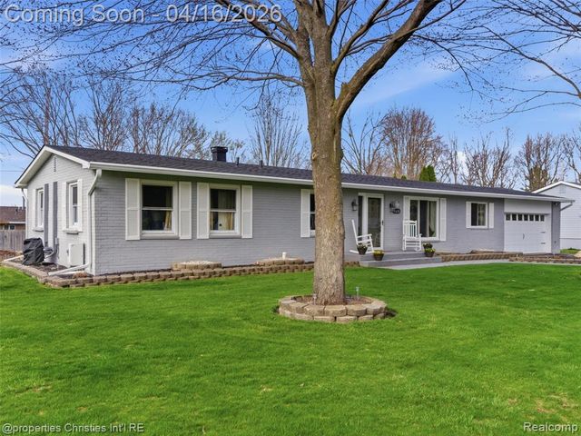 2435 Pfeifle, Howell, MI 48843