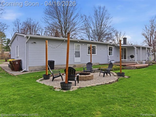 2435 Pfeifle, Howell, MI 48843