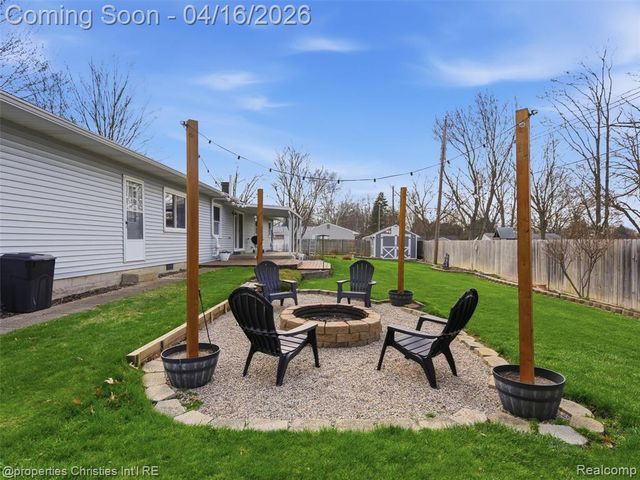 2435 Pfeifle, Howell, MI 48843