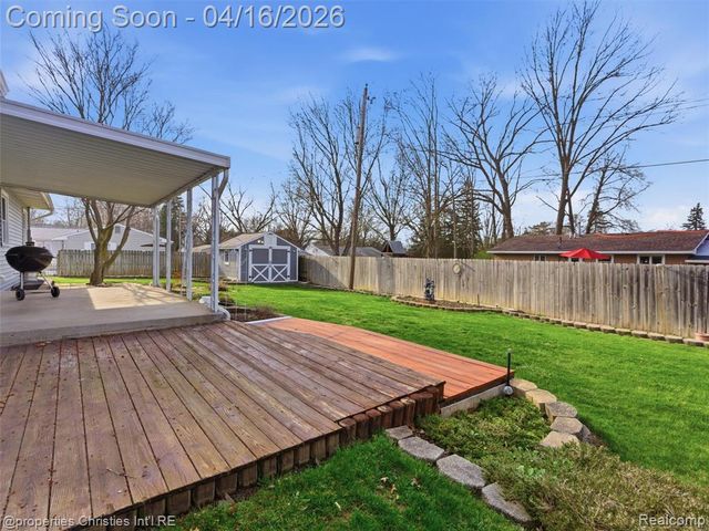 2435 Pfeifle, Howell, MI 48843