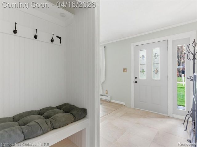 2435 Pfeifle, Howell, MI 48843