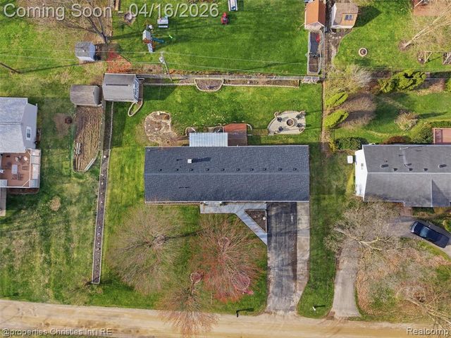 2435 Pfeifle, Howell, MI 48843