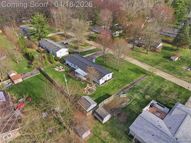2435 Pfeifle, Howell, MI 48843