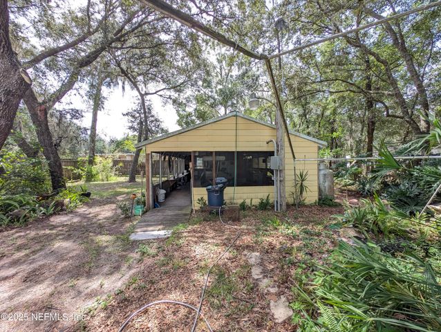 215 MALTAS Avenue, Interlachen, FL 32148