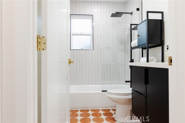 6418 3rd Avenue, Los Angeles, CA 90043