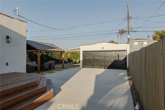 6418 3rd Avenue, Los Angeles, CA 90043