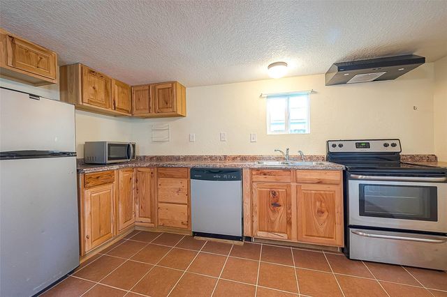 5009 N Main Street, Houston, TX 77009