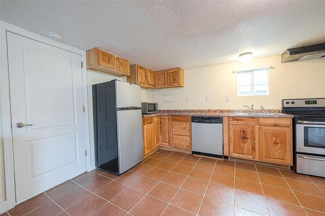 5009 N Main Street, Houston, TX 77009