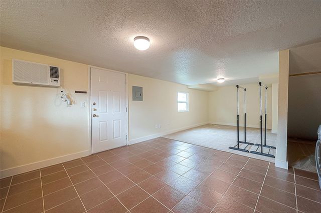 5009 N Main Street, Houston, TX 77009