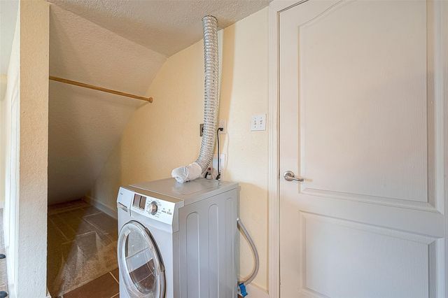 5009 N Main Street, Houston, TX 77009