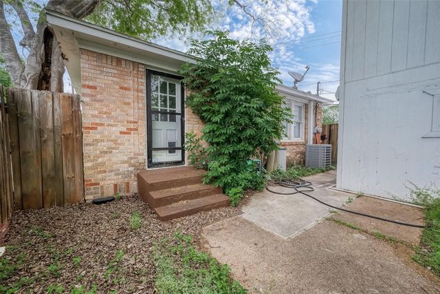 5009 N Main Street, Houston, TX 77009