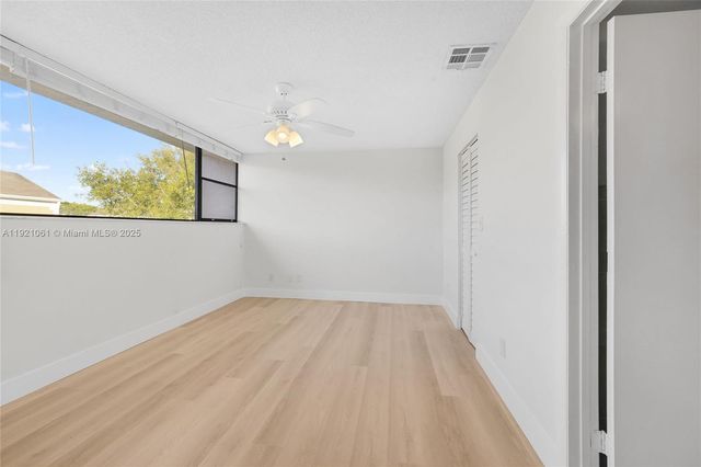 12393 NW 12th Ct, Pembroke Pines, FL 33026