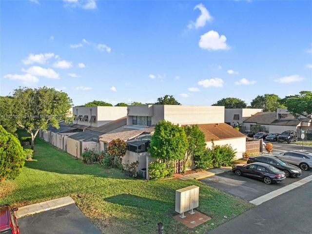 12393 NW 12th Ct, Pembroke Pines, FL 33026