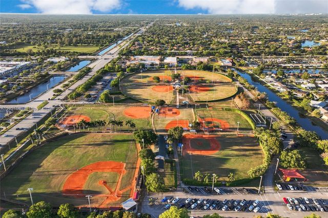 12393 NW 12th Ct, Pembroke Pines, FL 33026